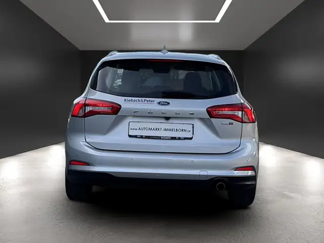 Ford Focus view 10