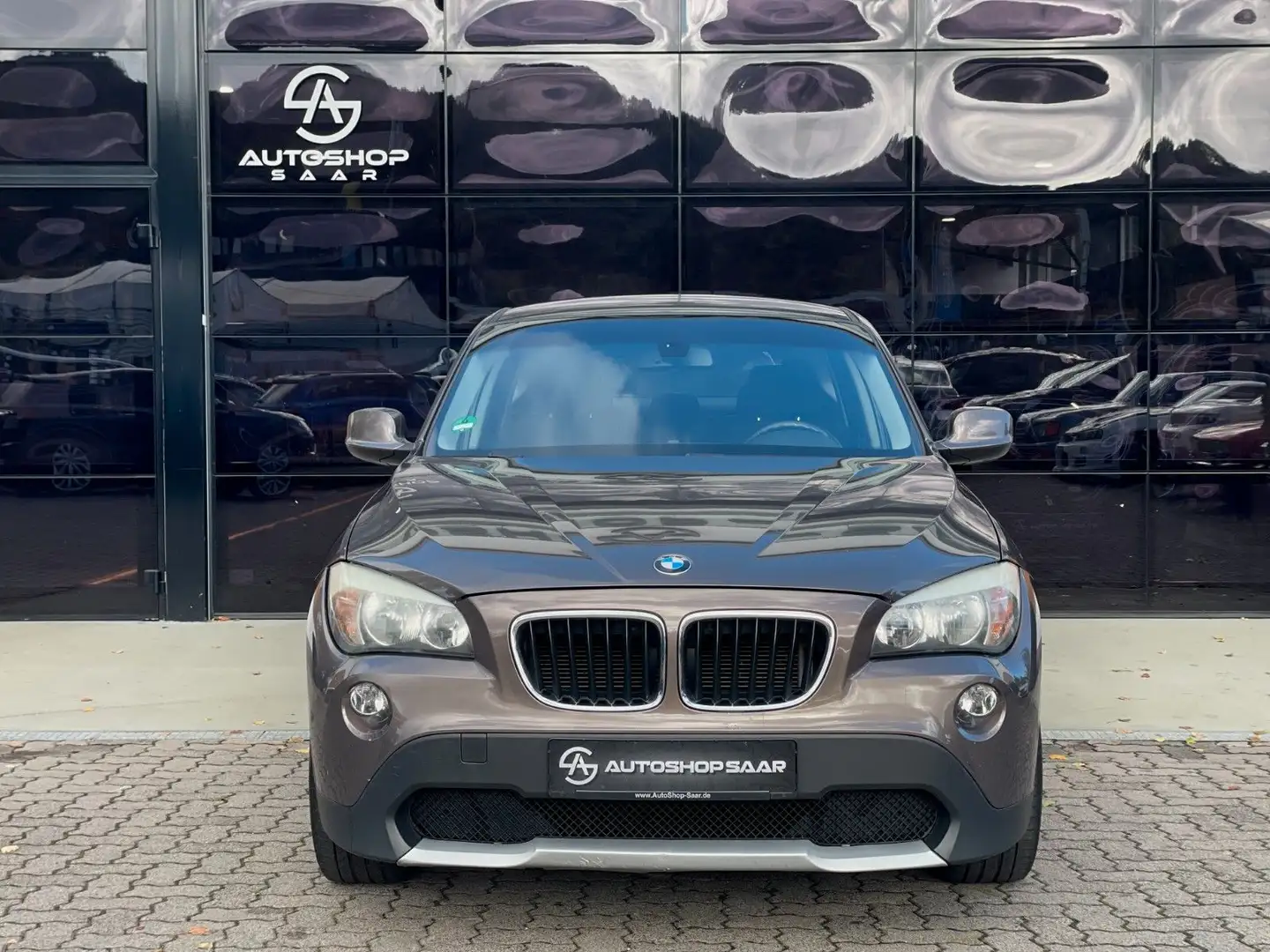 BMW X1 18 i sDrive  PDC/NAVI/Tempomat Brun - 2