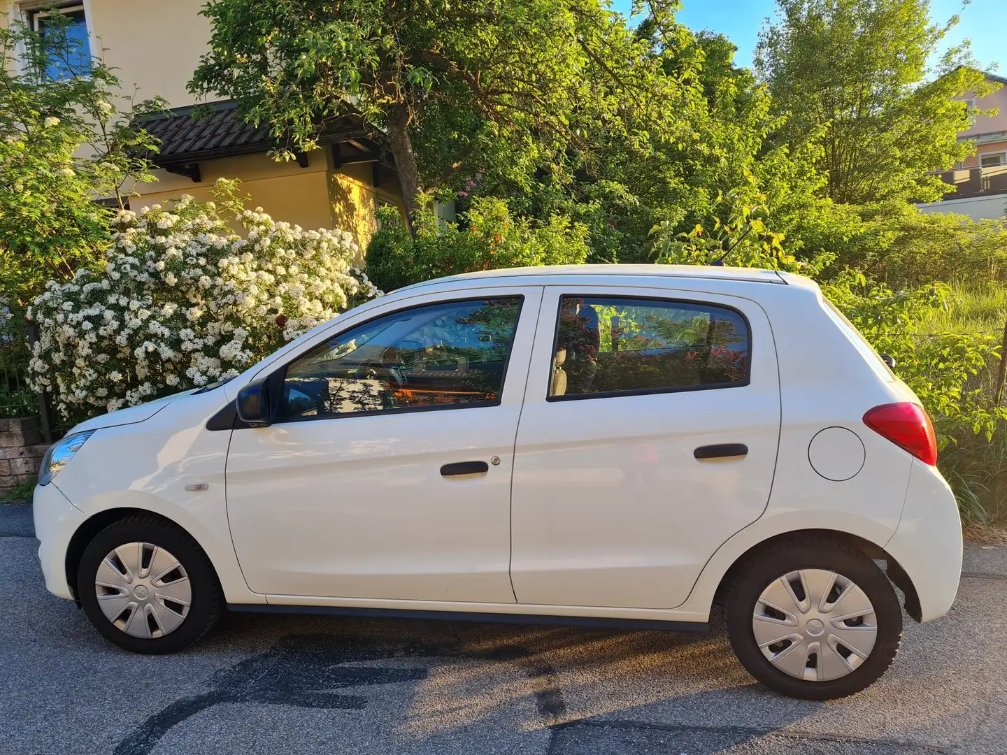 Mitsubishi Space Star Space Star 1.0 Weiß - 2