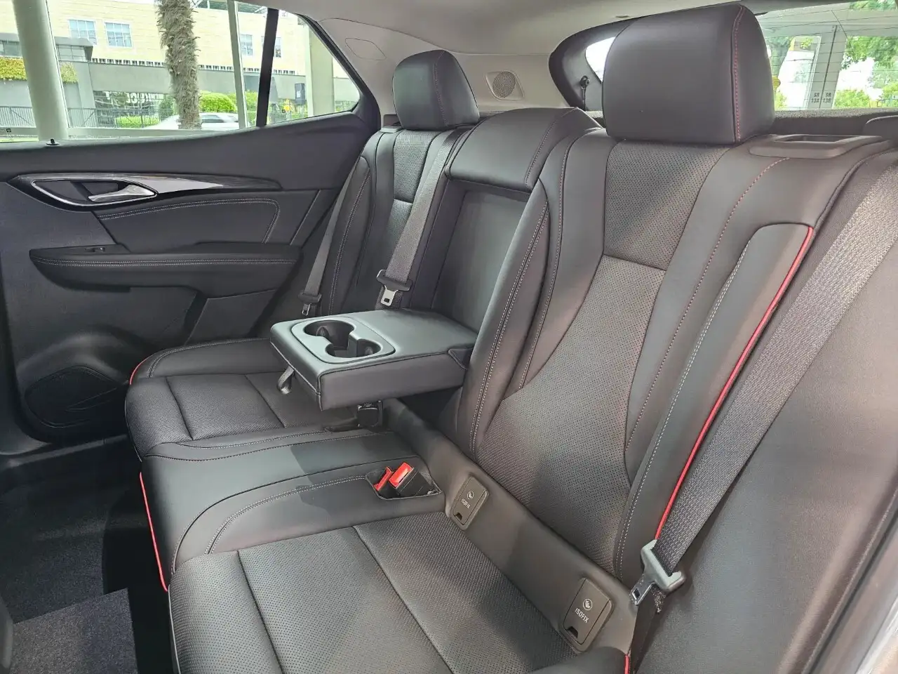 Buick Envision снимка Buick Envision