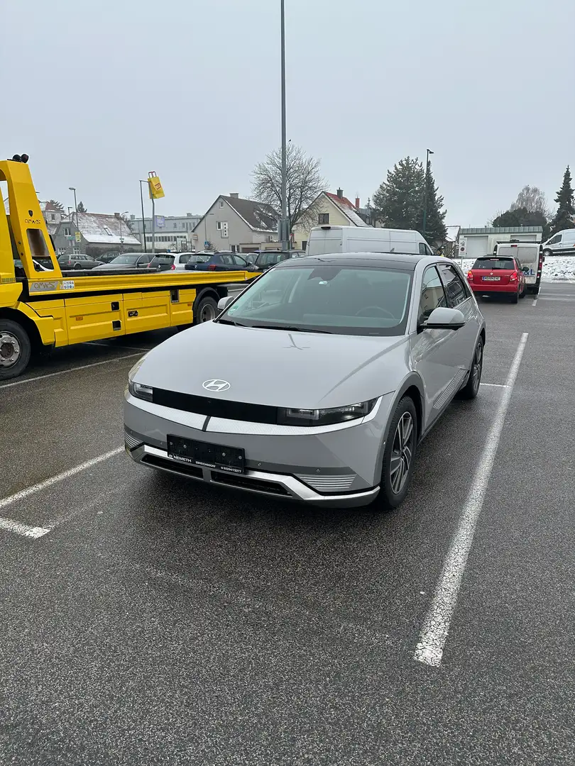 Hyundai IONIQ 5 Ioniq 5 Elektro 77,4kWh Top Line Long Range AWD Aut. Top Line Grau - 2