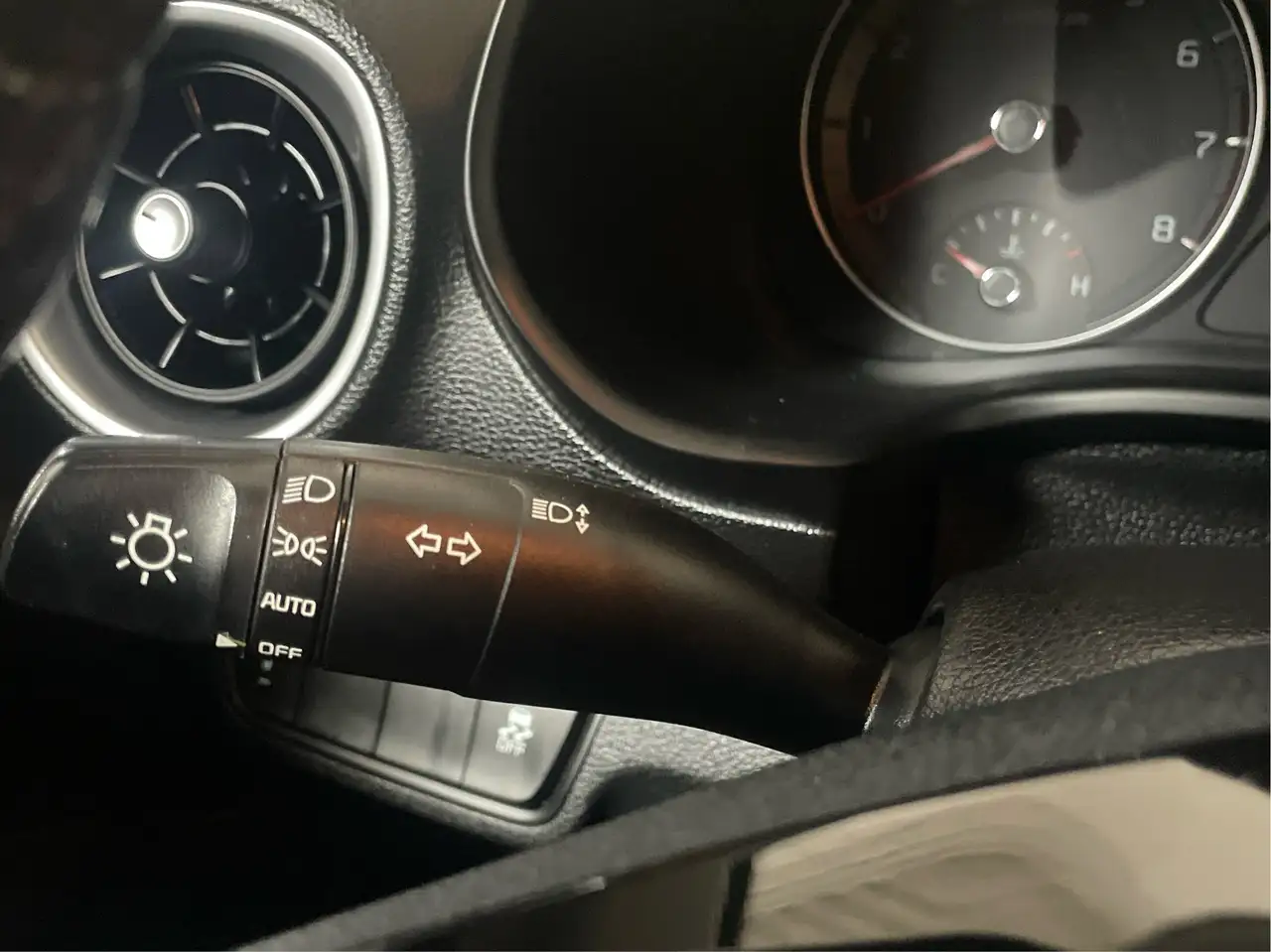Kia Forte снимка Kia Forte