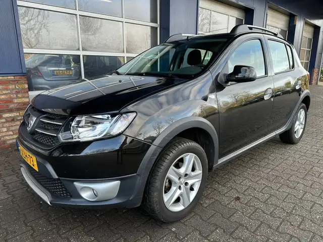 Dacia Sandero 0.9 TCE Stepway Laureate, Trekhaak, Navigatie, 1e