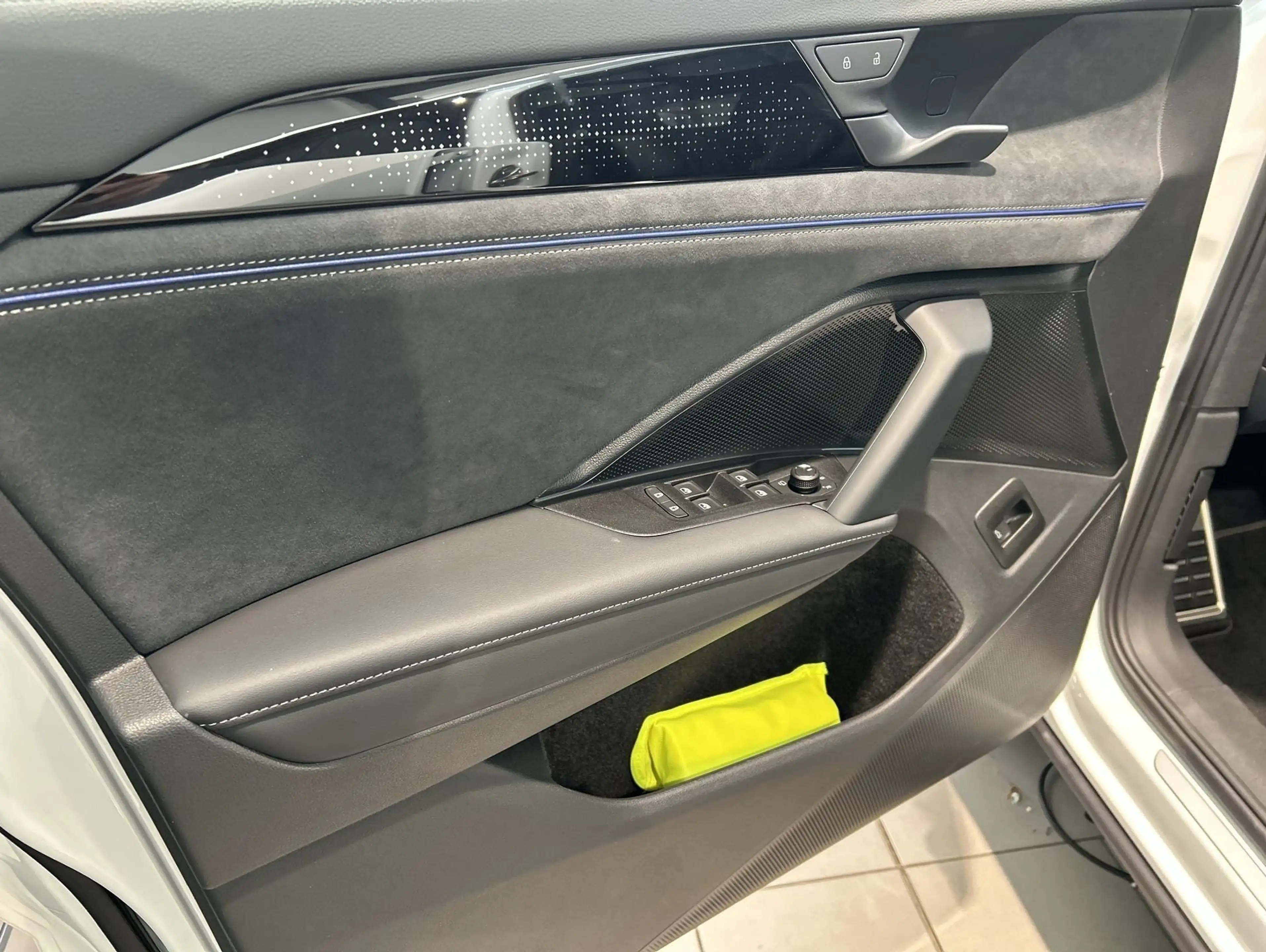 Volkswagen Tayron 1.5 eTSI  DSG R-Line BlackStyle IQ.DrivePre 7-Sitz — photo 14