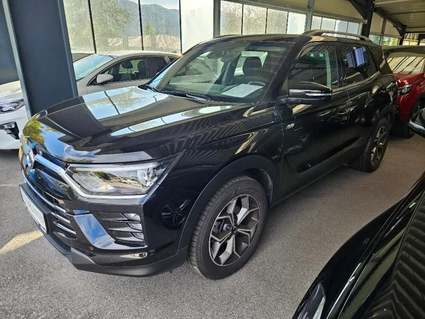 KGM Korando 1,5 GDI Club AWD Aut. Schwarz - 2