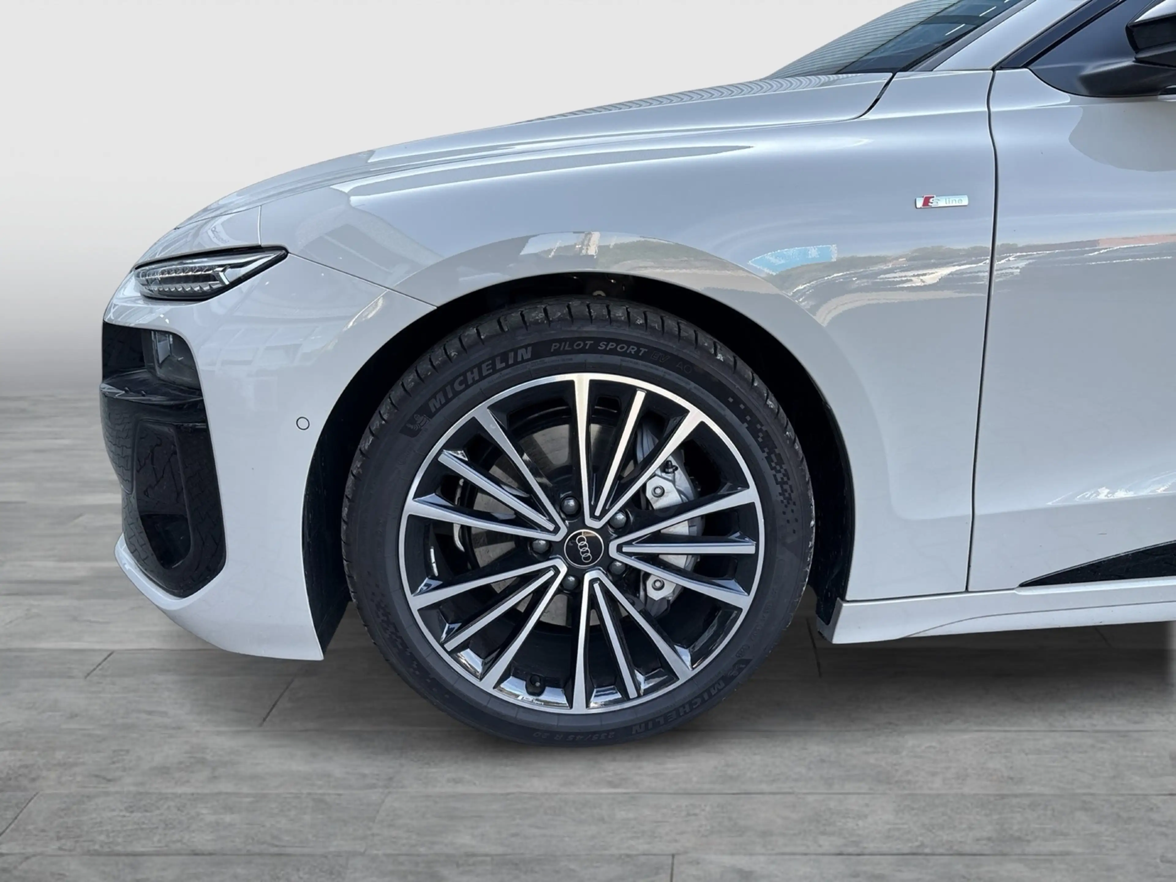 Audi A6 e-tron Avant performance S LINE B&O AHK LM20 — photo 10