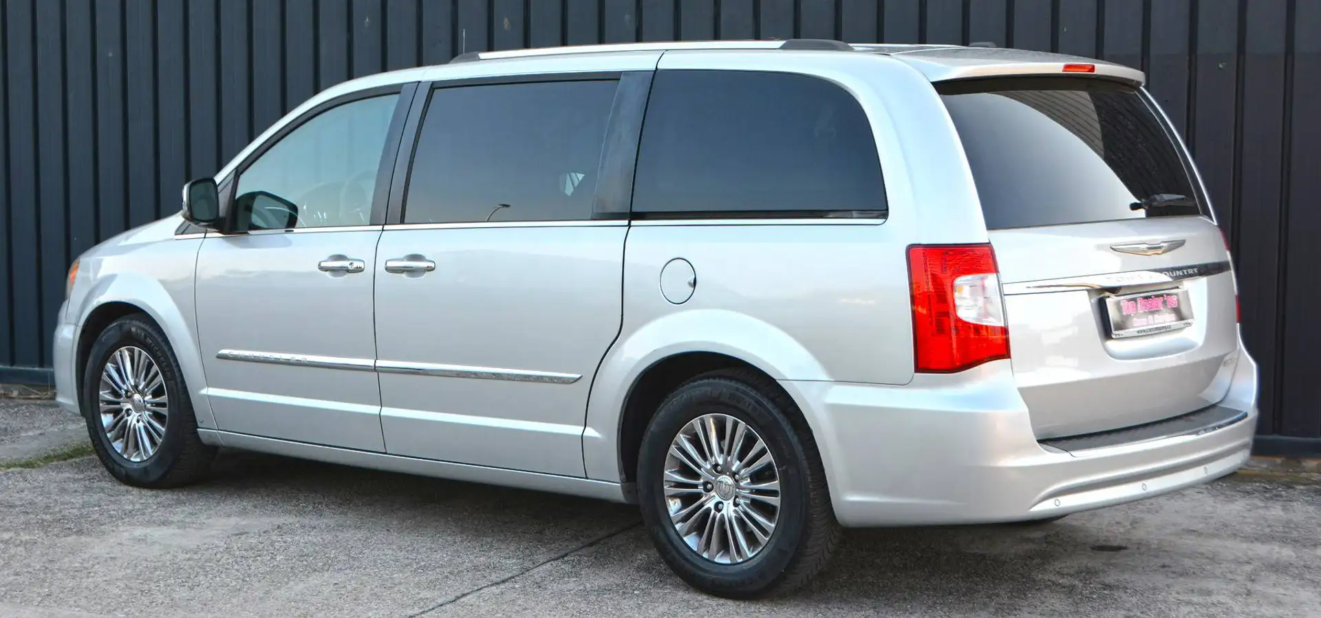 Chrysler Town & Country Limited 7 posti 3.6 V6 Aut benzina (Lancia Grand Voyager) Silber - 1
