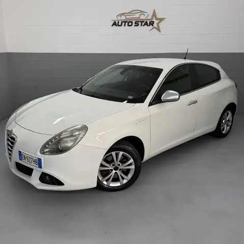 Alfa Romeo Giulietta view 2