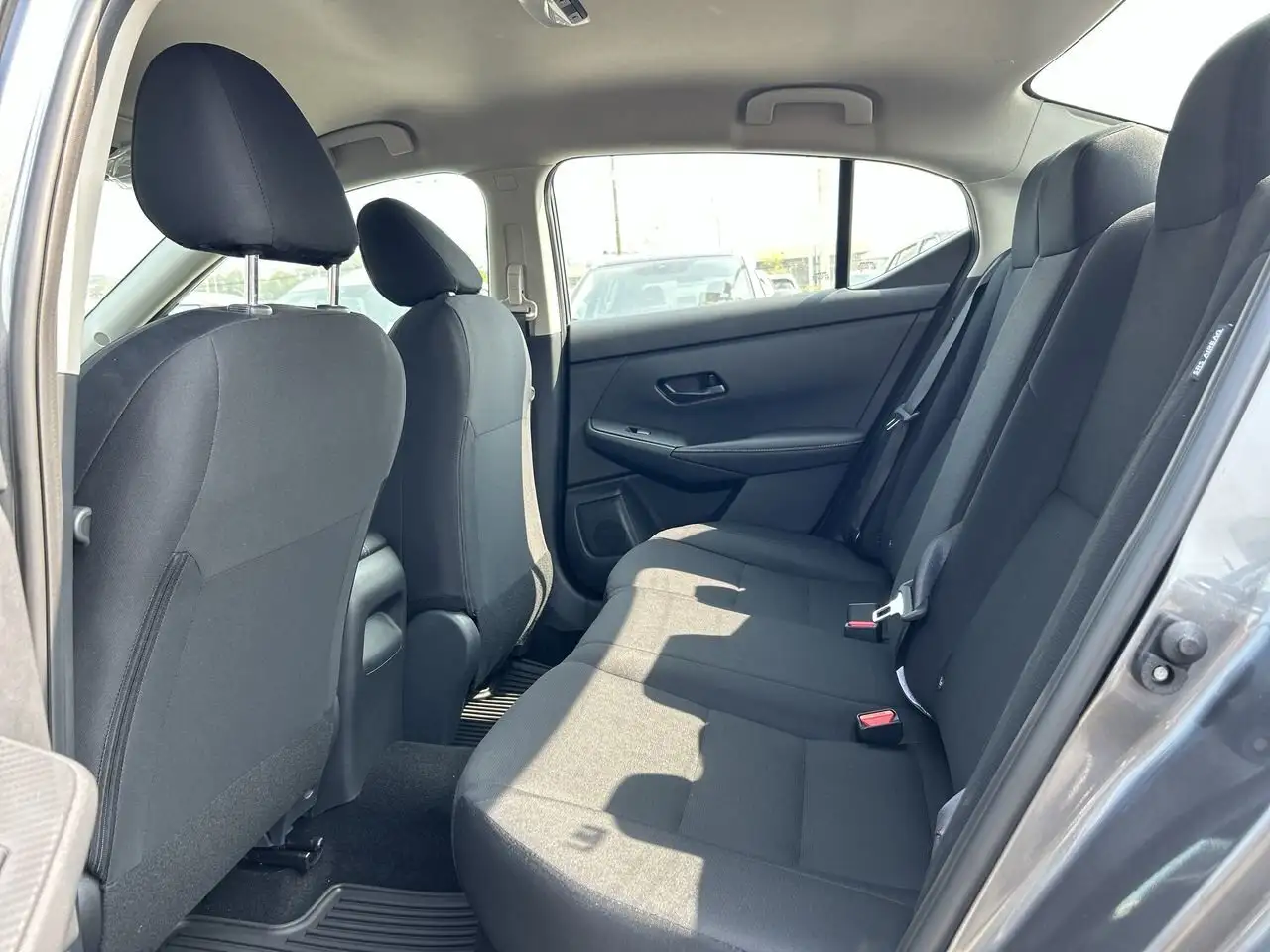 Nissan Sentra снимка Nissan Sentra