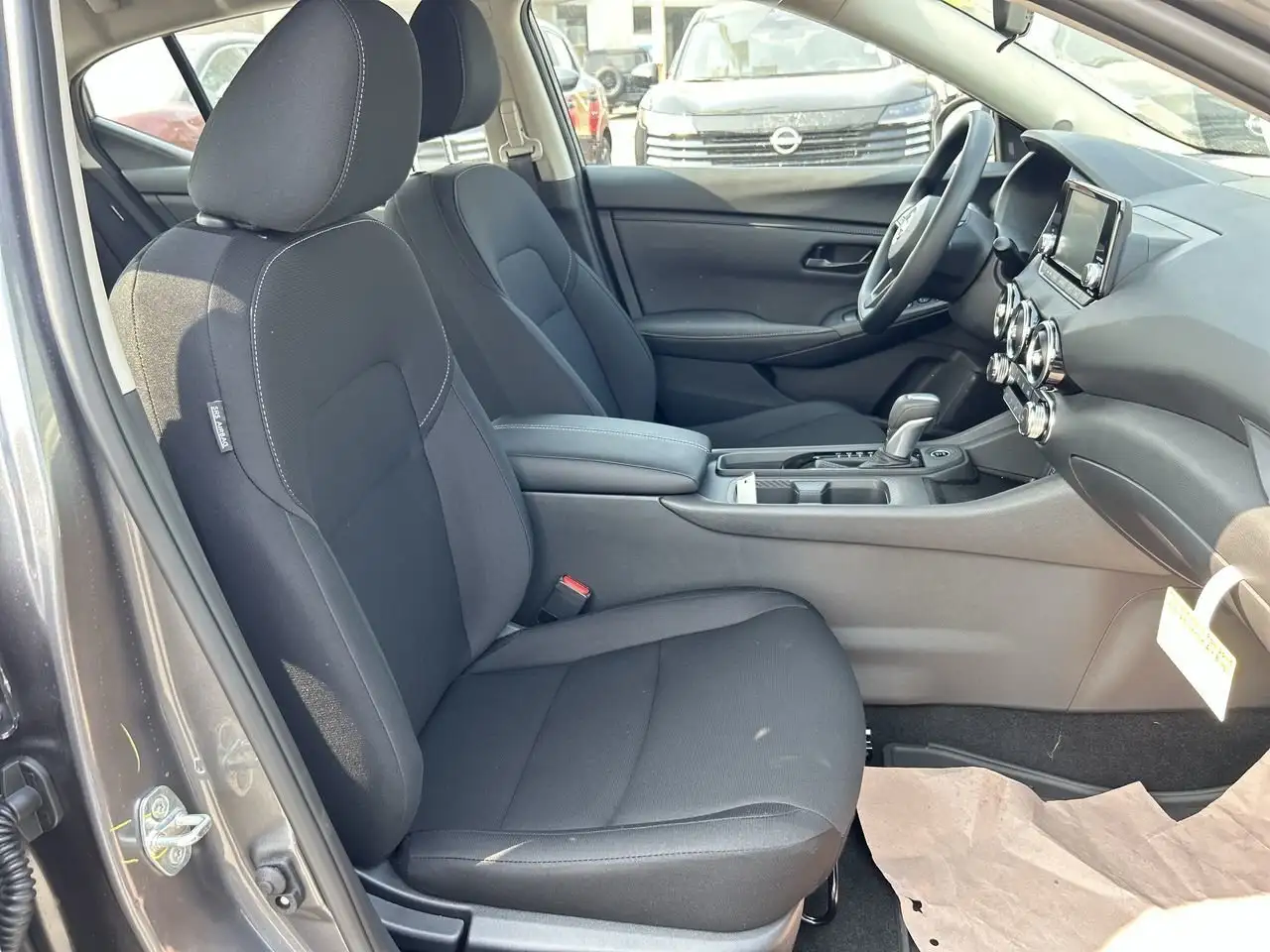 Nissan Sentra снимка Nissan Sentra