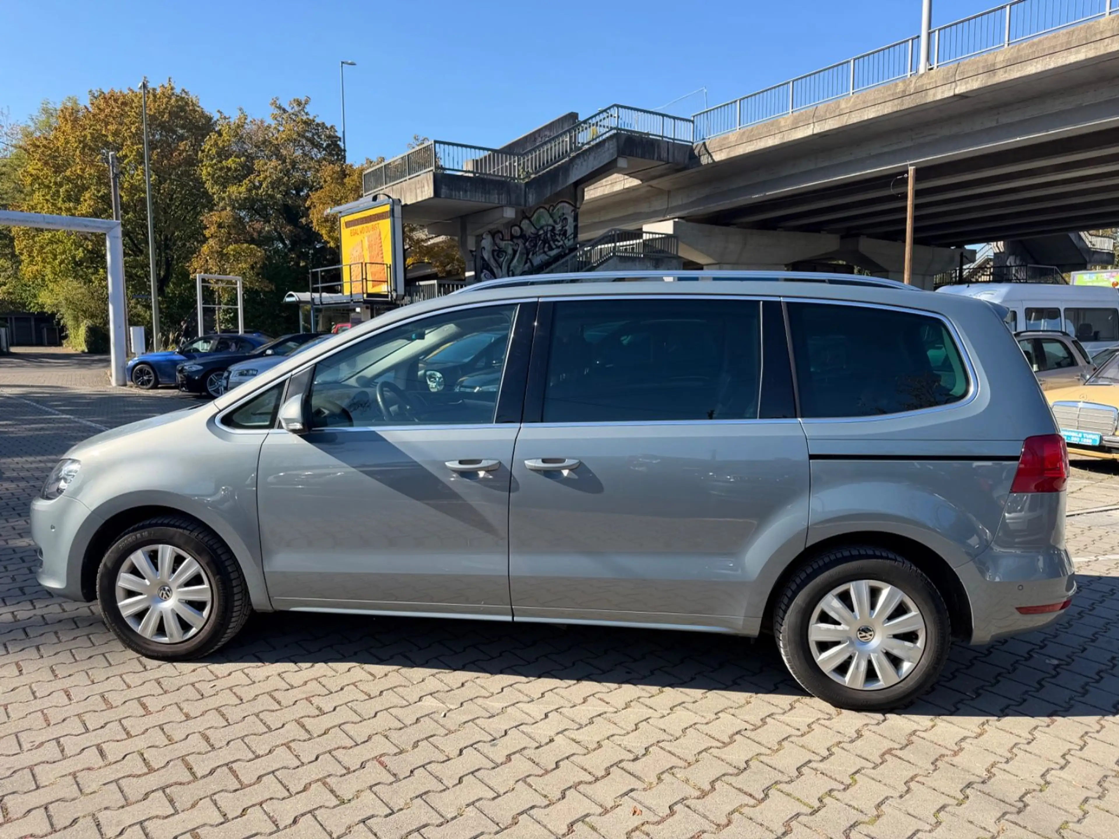 Volkswagen Sharan Highline 4Motion BMT *1.Hand*Pano*7-Sitz* — photo 8