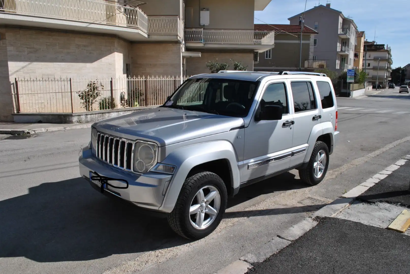 Jeep Cherokee 2.8 crd Limited auto FL Argent - 1