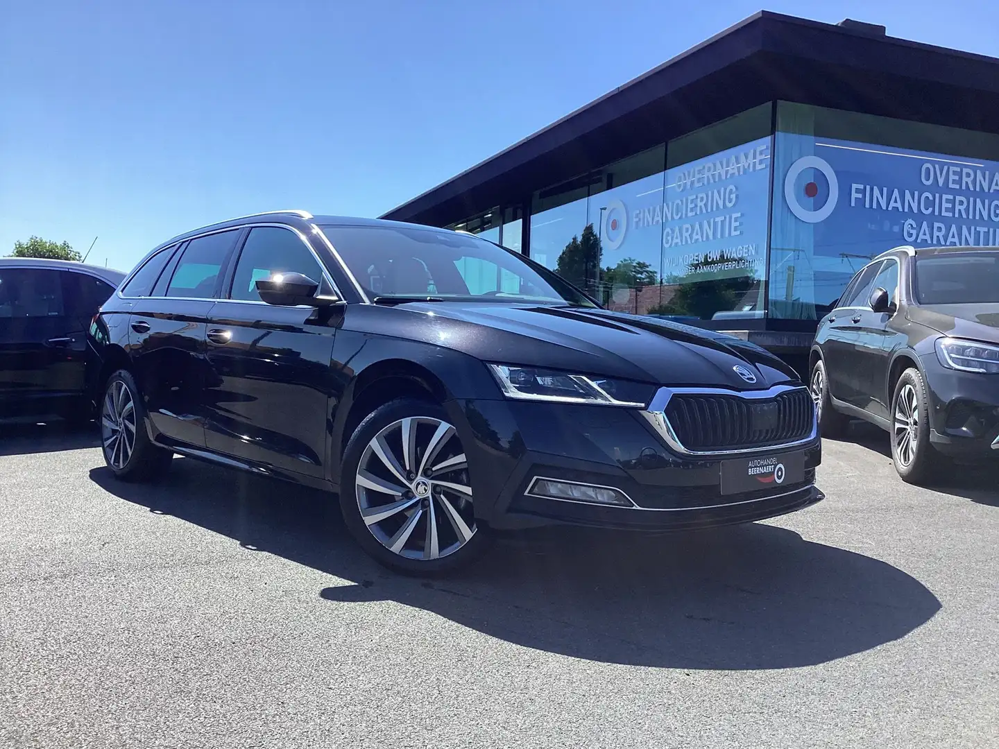 Skoda Octavia 1.0 TSI/1steEig/78000km/Trekhaak/Cam&Pdc/Carplay Zwart - 1