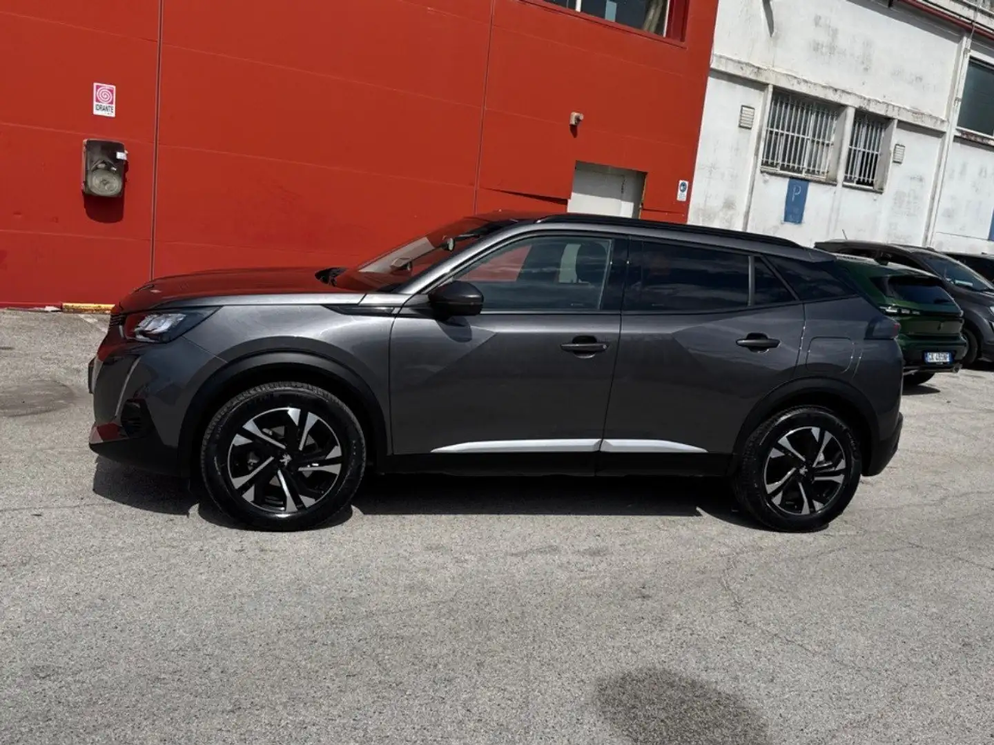 Peugeot 2008 PureTech 130 EAT8 Allure Pack S/S aut. Gris - 2