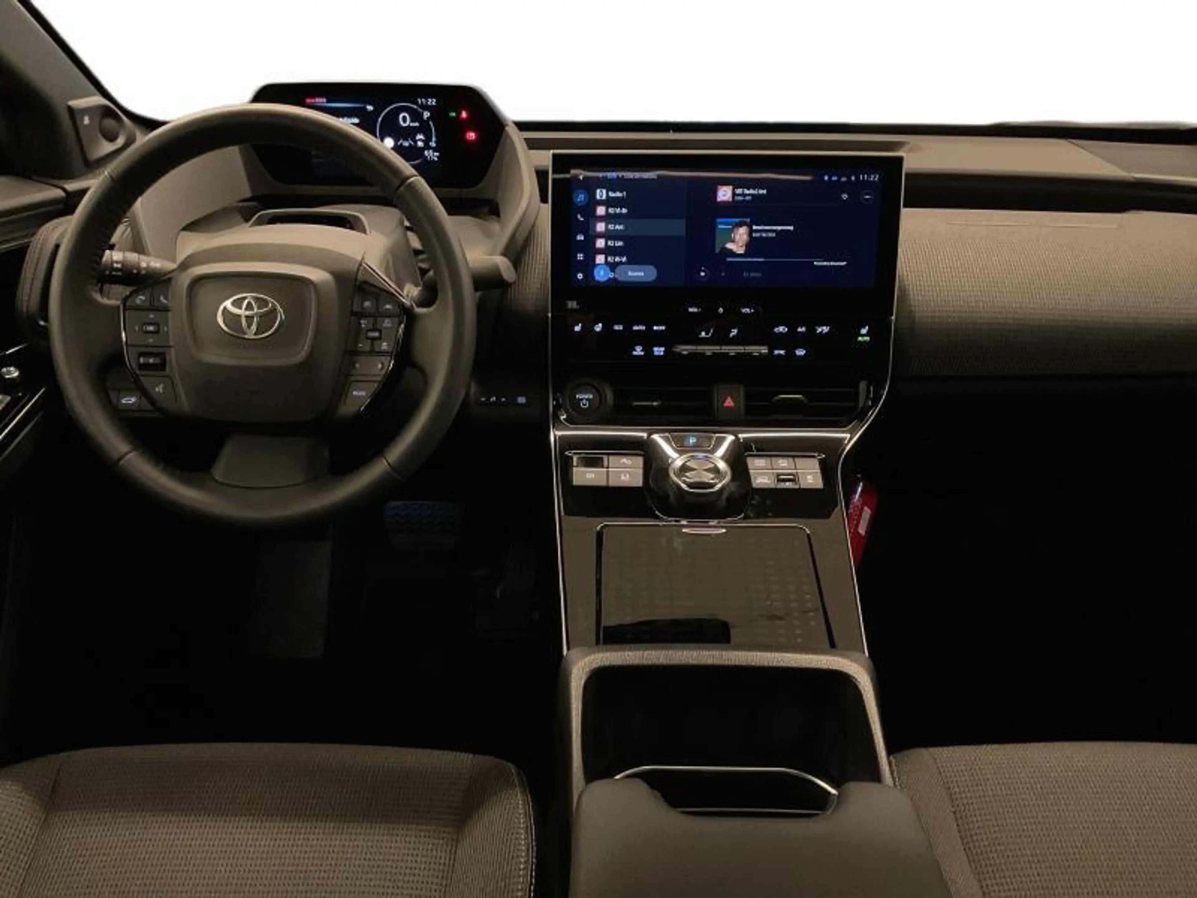 Toyota bZ4X STYLE AWD Panoroof — photo 9