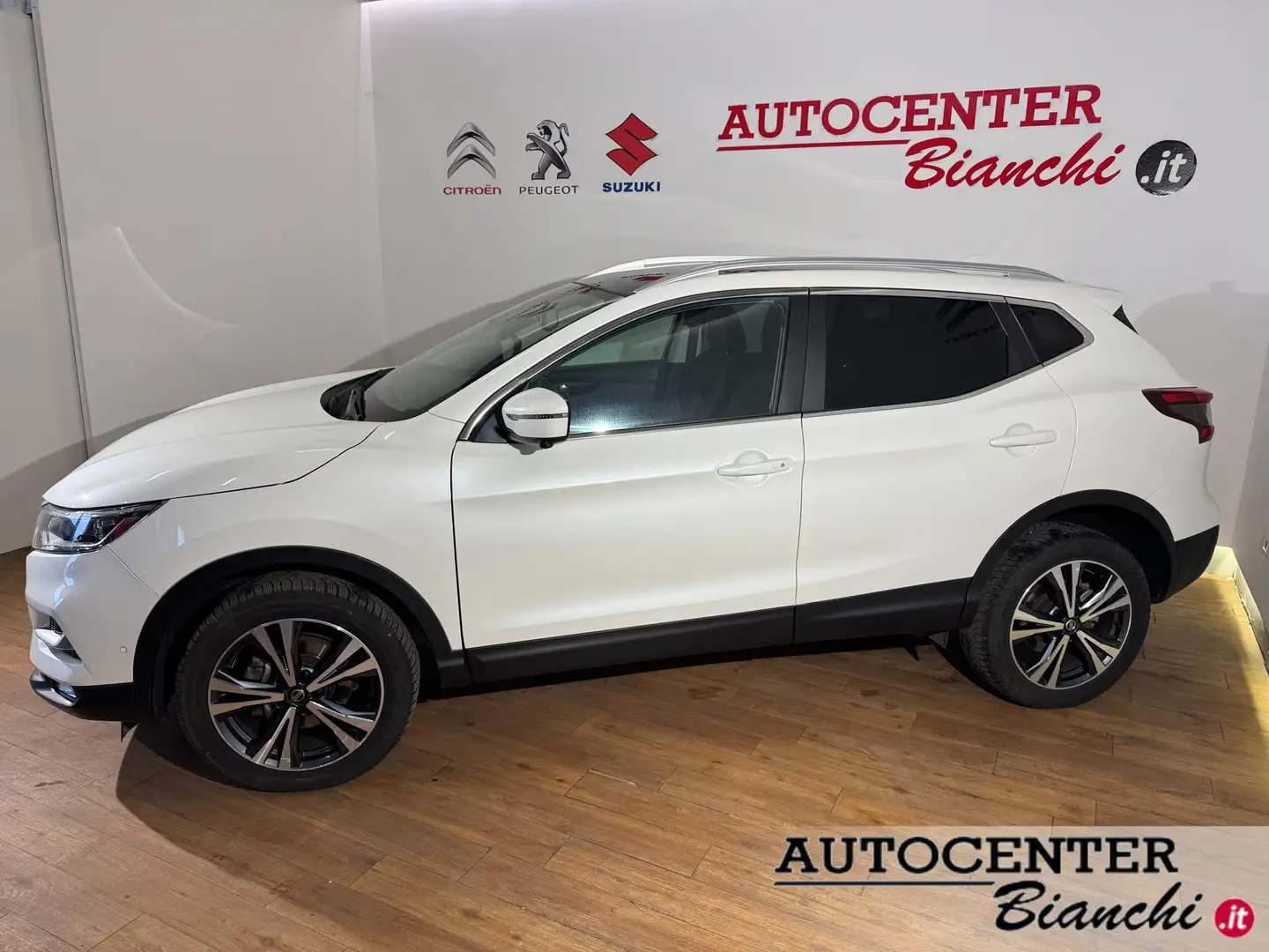 Nissan Qashqai 1.7 dci N-Connecta 4wd 150cv Weiß - 2