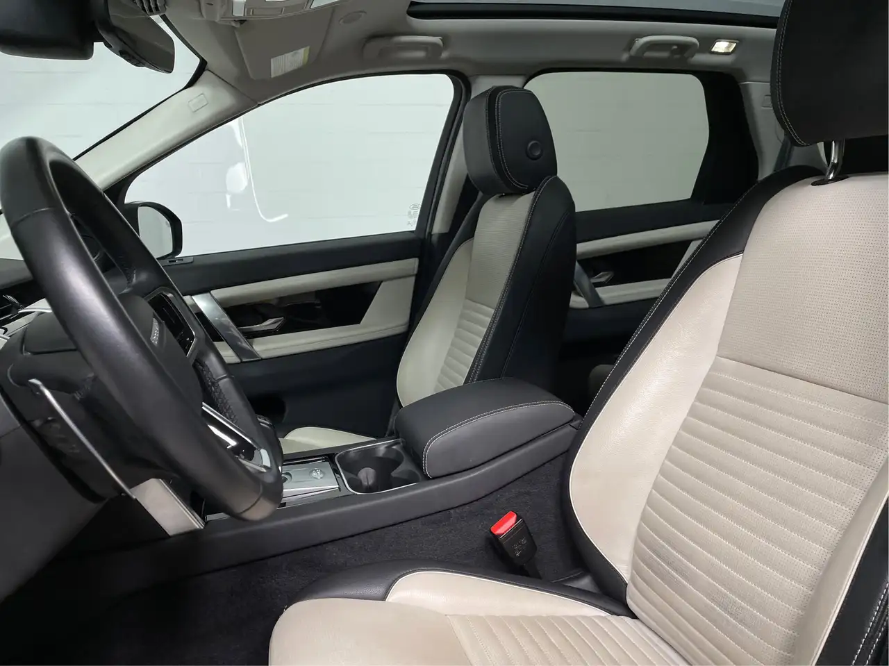 Land Rover Discovery Sport снимка Land Rover Discovery Sport