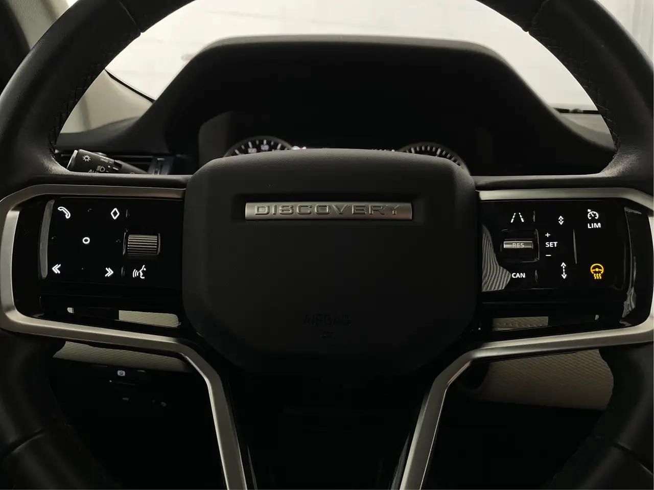 Land Rover Discovery Sport снимка Land Rover Discovery Sport