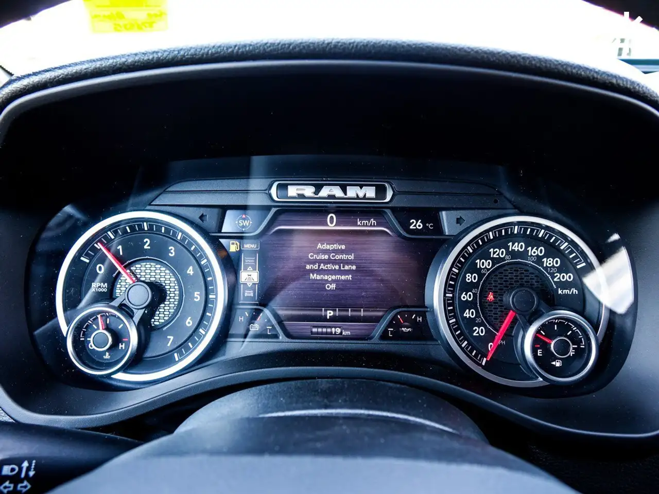 RAM 1500 снимка RAM 1500