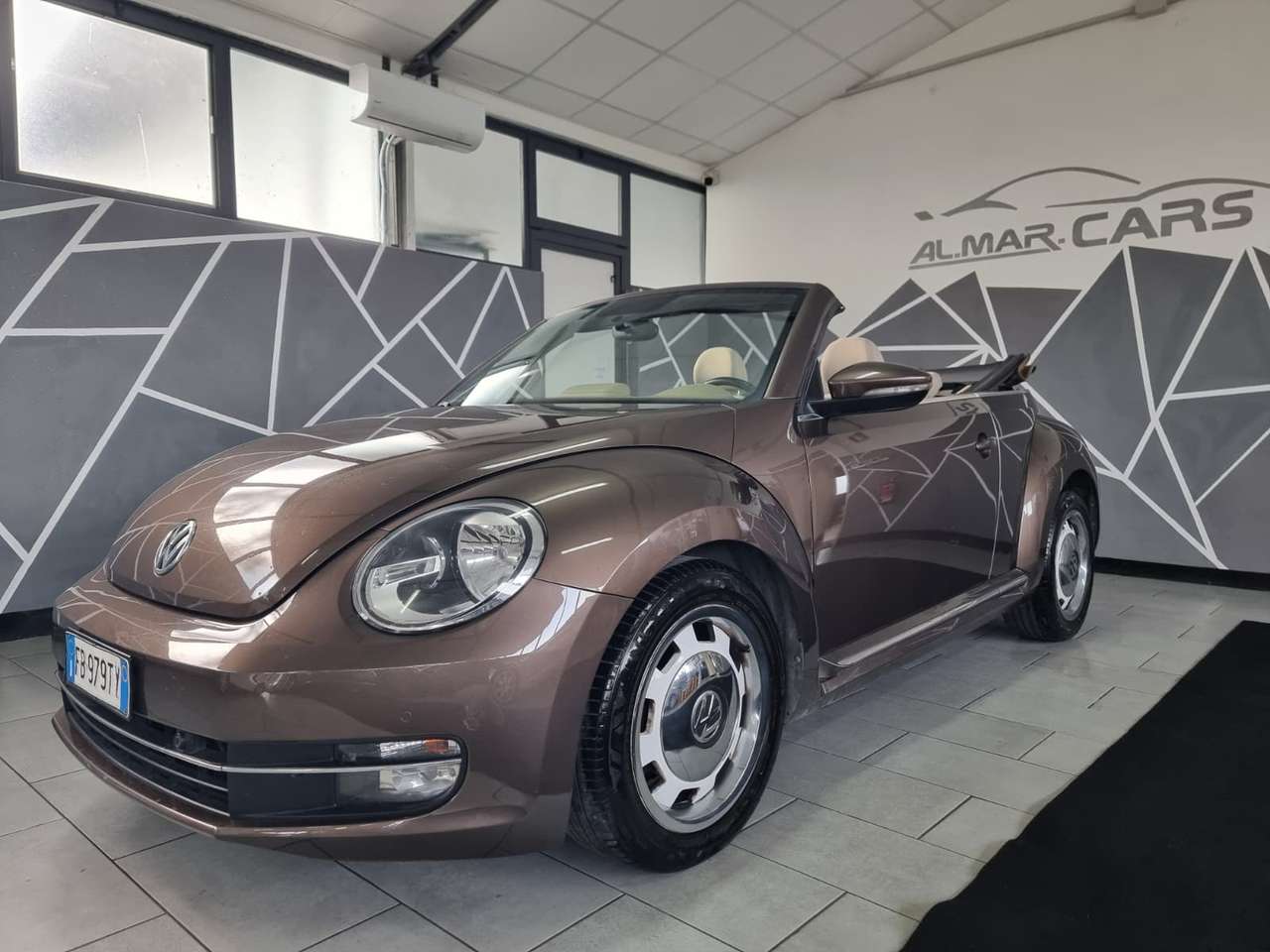 Volkswagen Maggiolino Maggiolino 2011 Cabrio 2.0 tdi bm Design 110cv