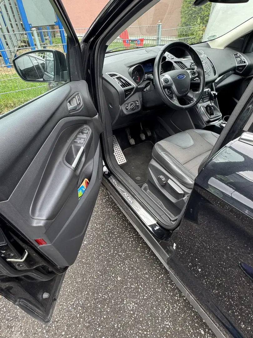 Ford Kuga 2.0 TDCi 2x4 Titanium - 1