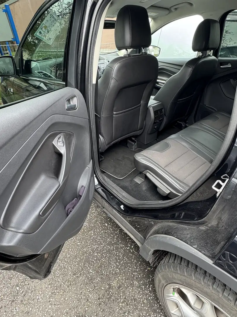 Ford Kuga 2.0 TDCi 2x4 Titanium - 2