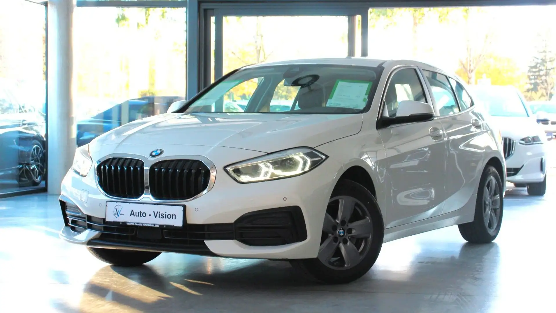 BMW 118 i Advantage (F40) *LED*PDC*AppleCP*AndroidAut Weiß - 1