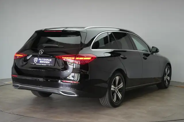 Mercedes-Benz 300 view 4