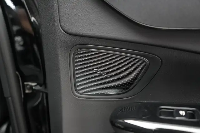 Mercedes-Benz 300 view 10