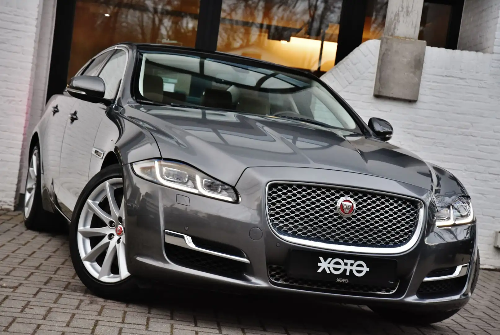 Jaguar XJ 3.0 V6 LUXURY - 2