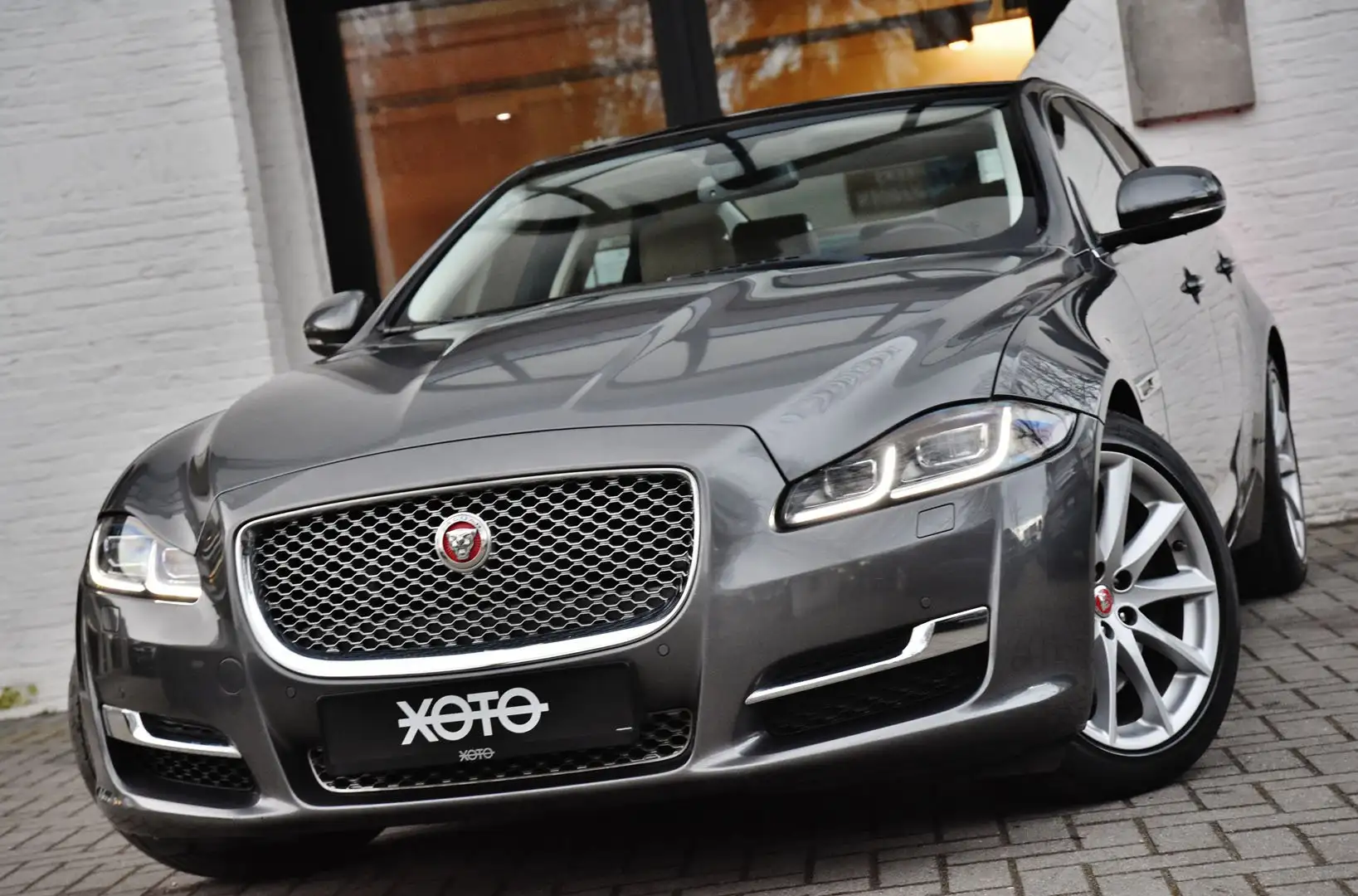 Jaguar XJ 3.0 V6 LUXURY - 1