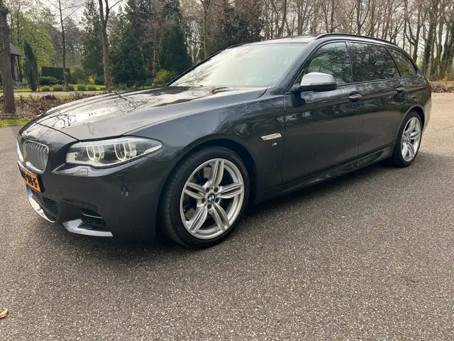 BMW M550 X-Drive 280KW Pano Head-Up Acc Leder Cam Blis FULL