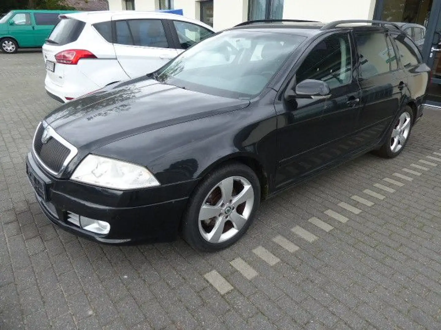 Skoda Octavia Combi Sport Edition Schwarz - 2