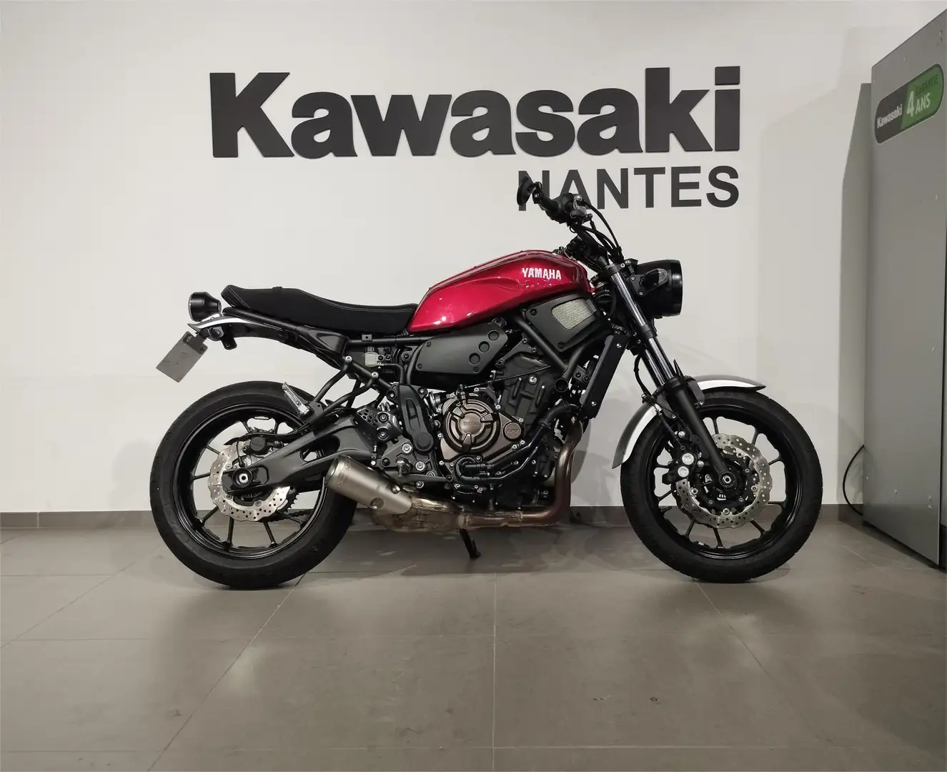 Yamaha XSR 700 Rojo - 2