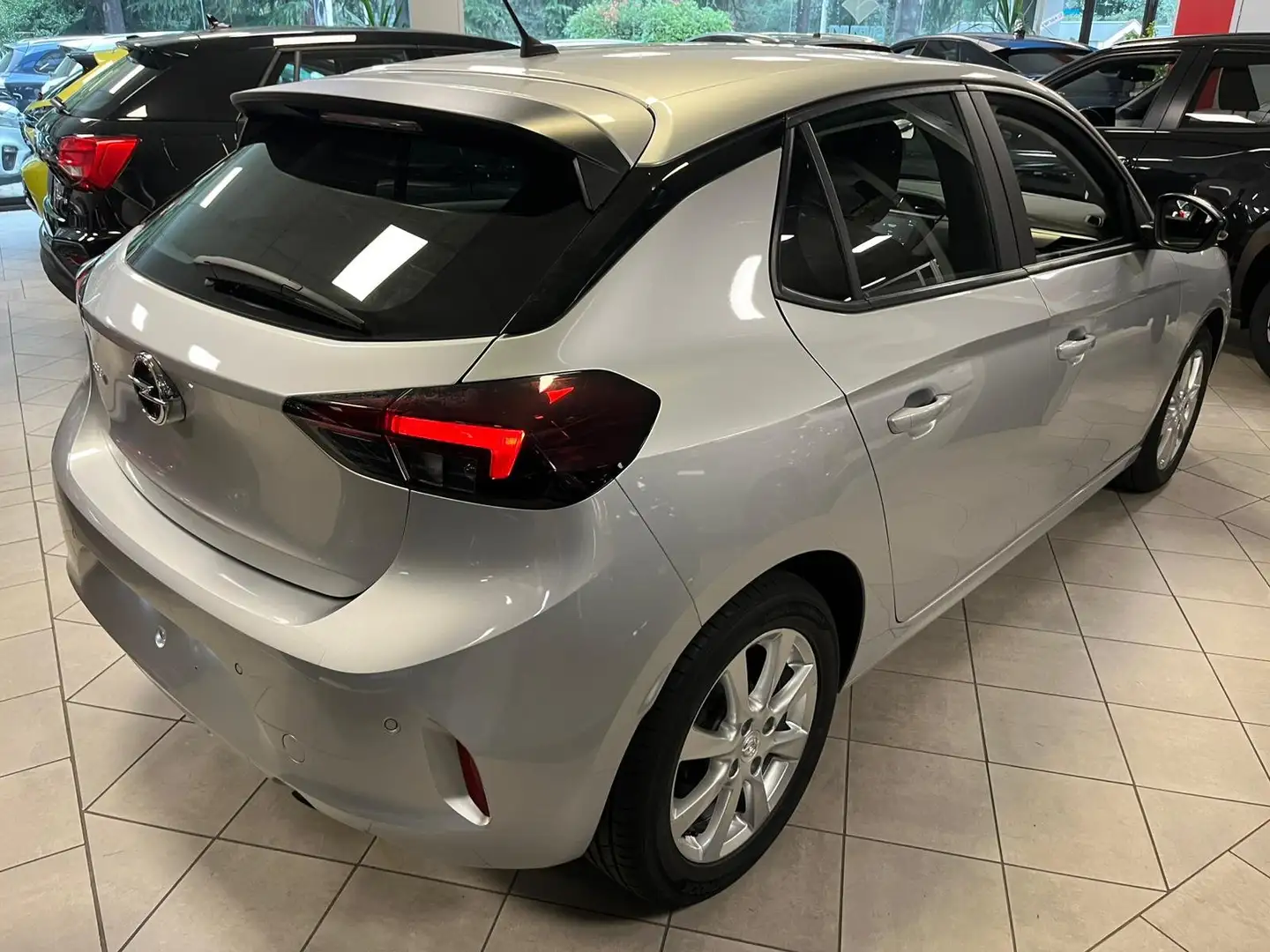 Opel Corsa 1.2 Edition 75cv euro6-- risparmio 45% dal nuovo Grigio - 2