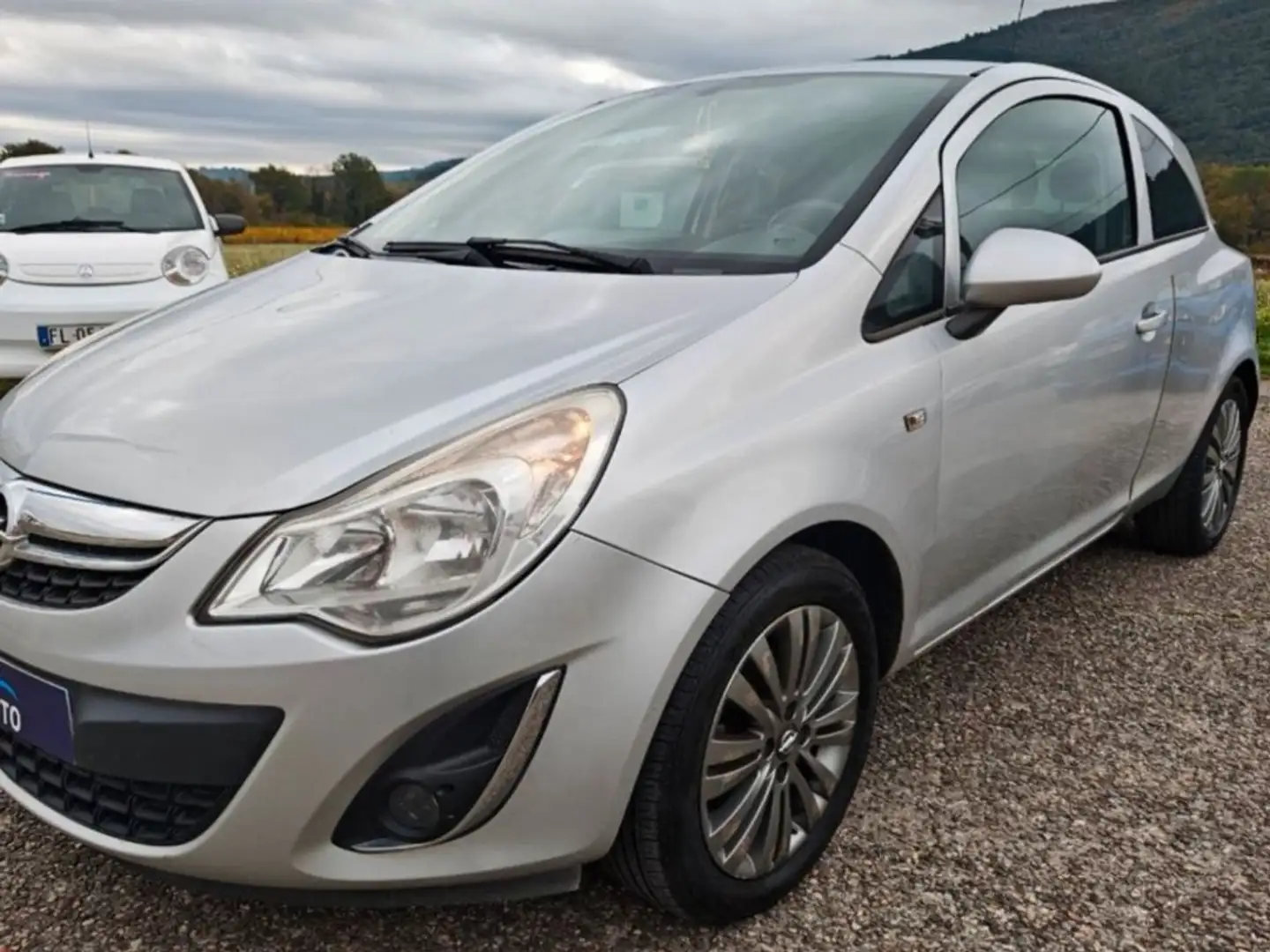 Opel Corsa 1.3 cdti Gris - 1