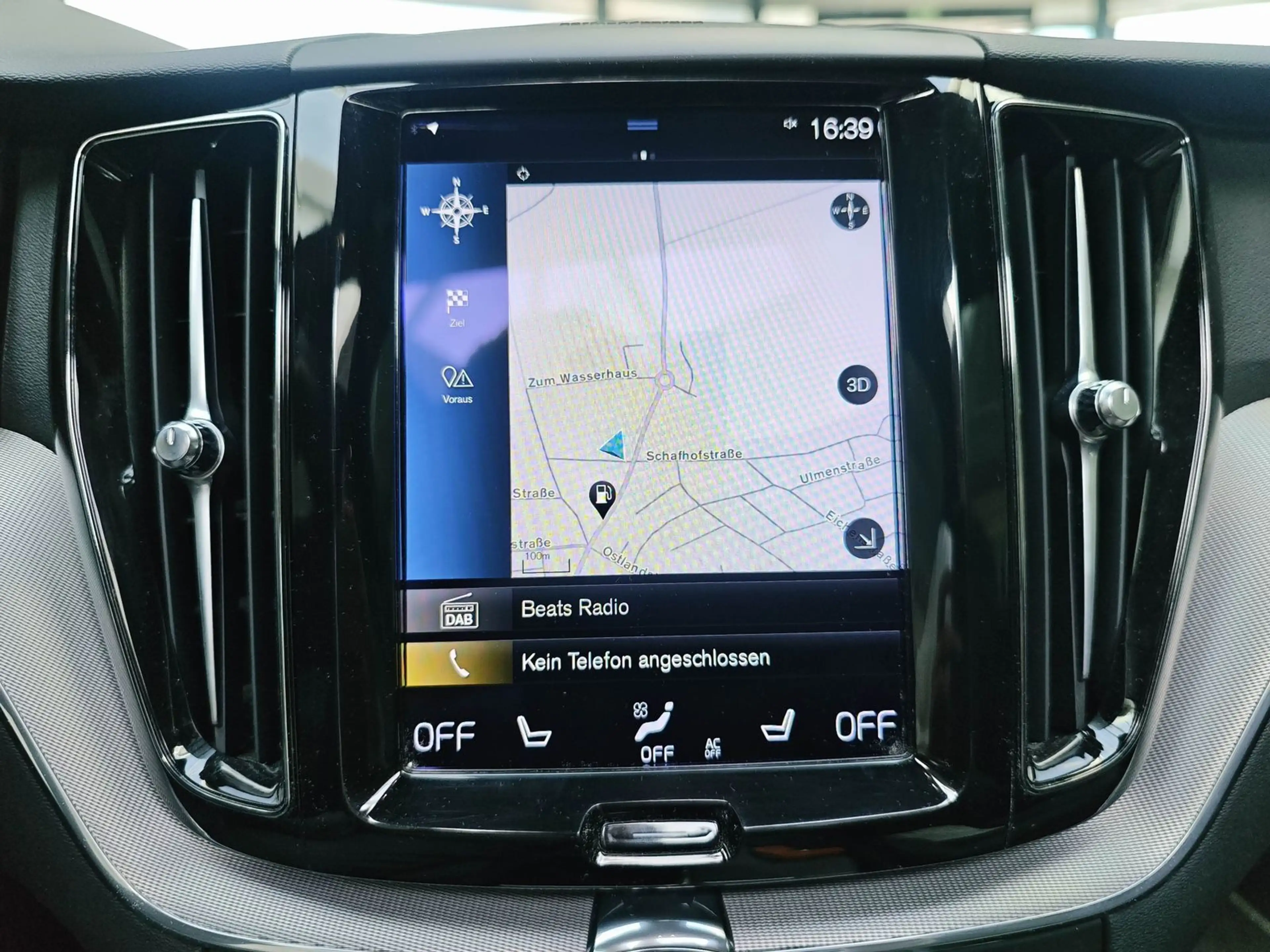 Volvo XC60 R Design AWD Pano Kamera CarPlay H&K AHK — photo 15