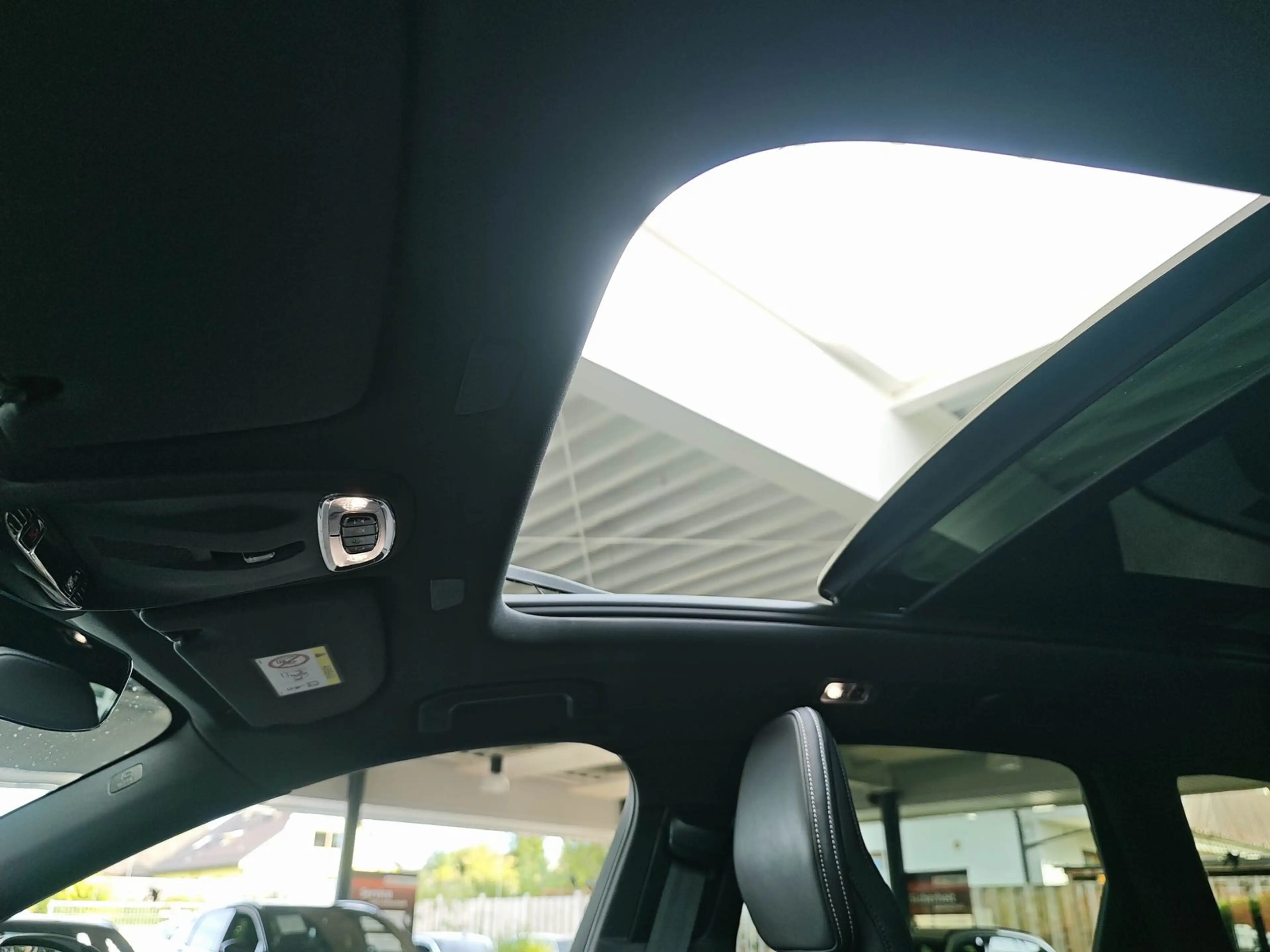 Volvo XC60 R Design AWD Pano Kamera CarPlay H&K AHK — photo 3