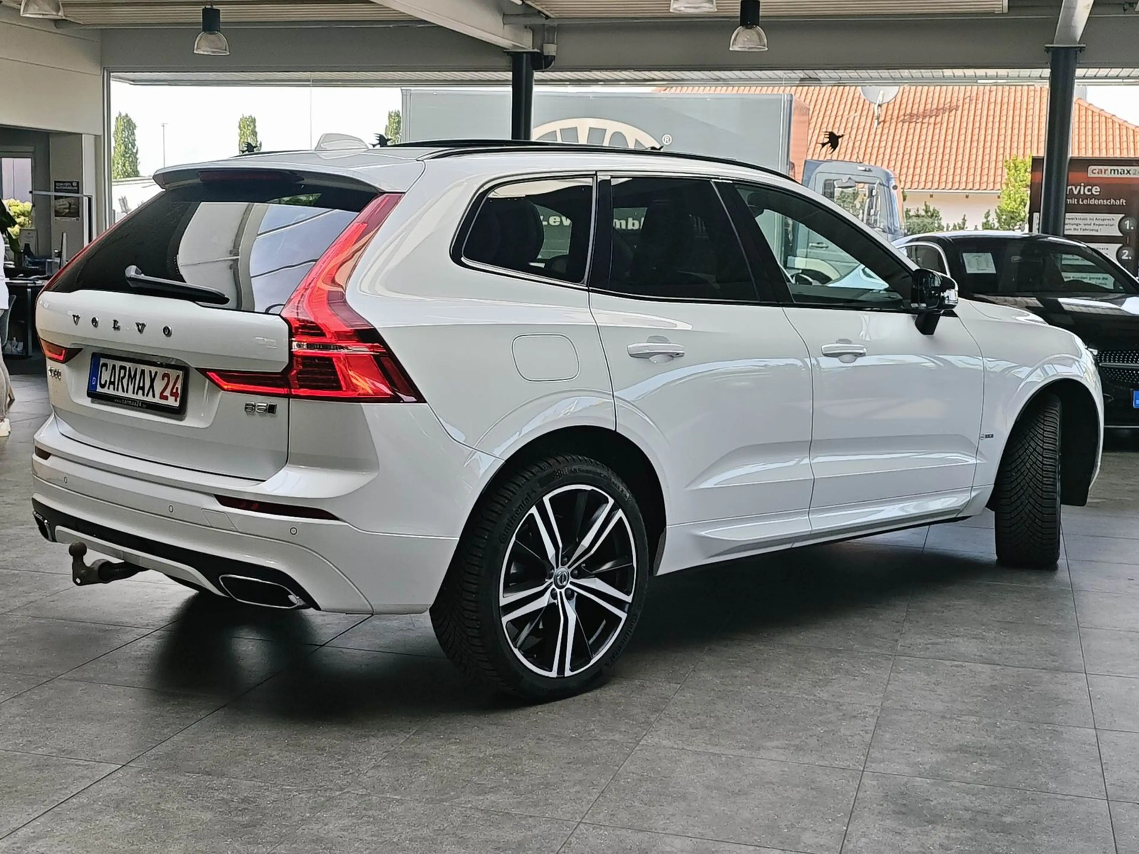 Volvo XC60 R Design AWD Pano Kamera CarPlay H&K AHK — photo 7