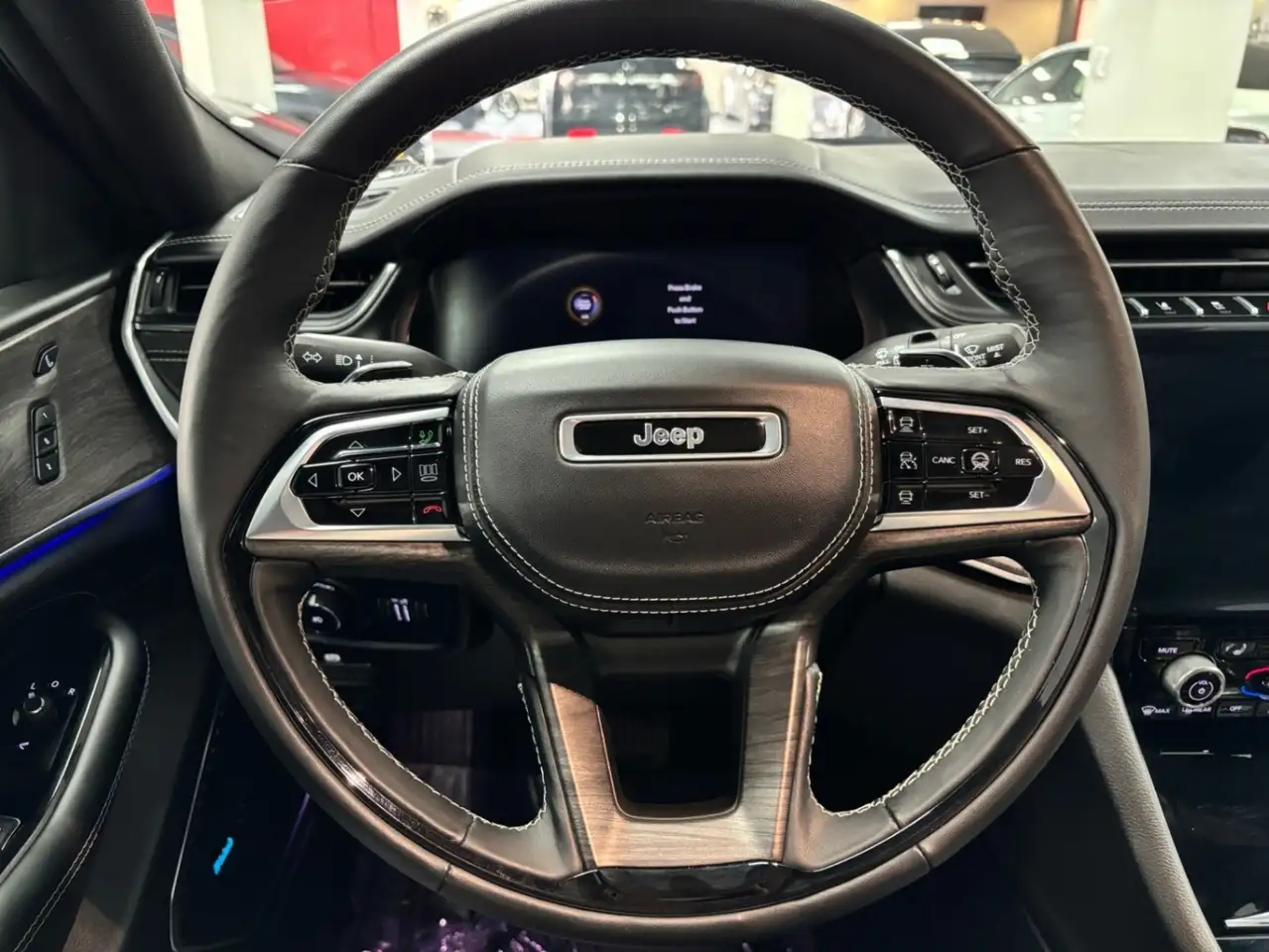 Jeep Grand Cherokee снимка Jeep Grand Cherokee