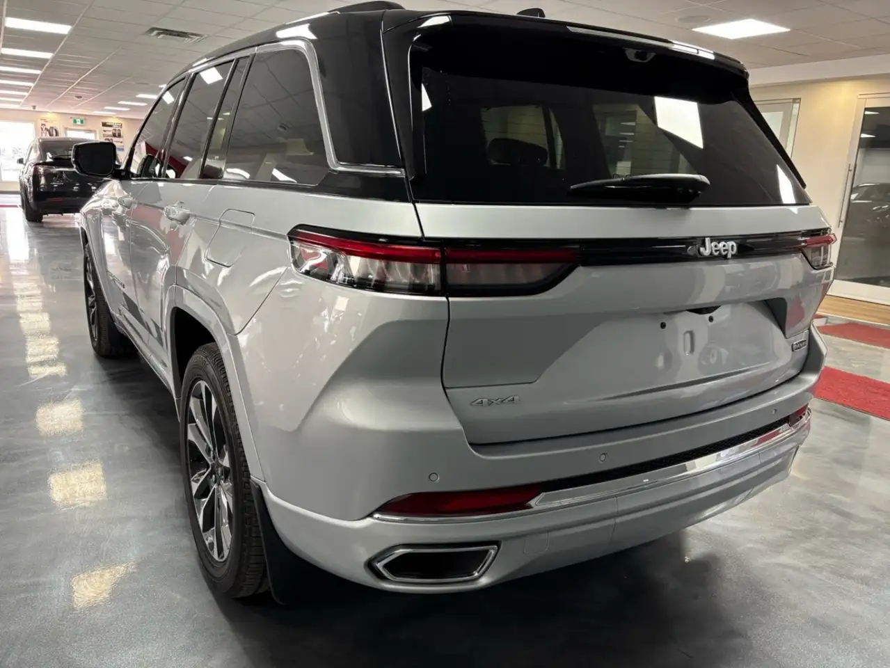 Jeep Grand Cherokee снимка Jeep Grand Cherokee