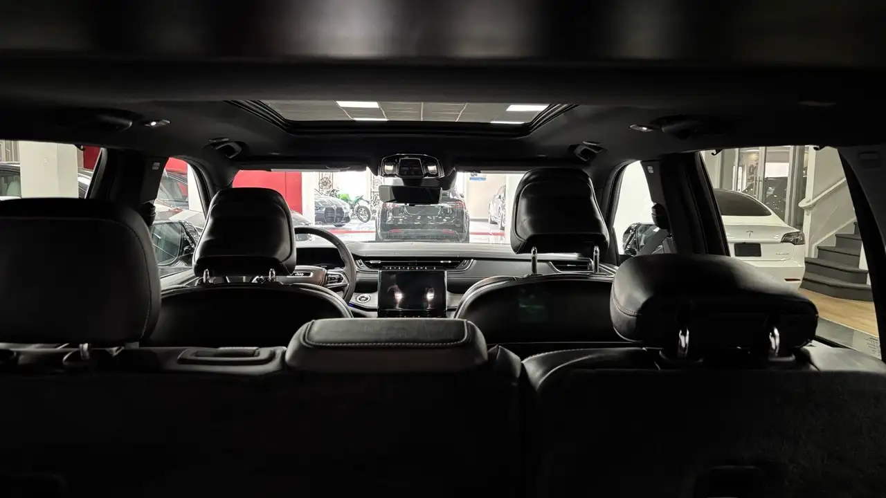 Jeep Grand Cherokee снимка Jeep Grand Cherokee