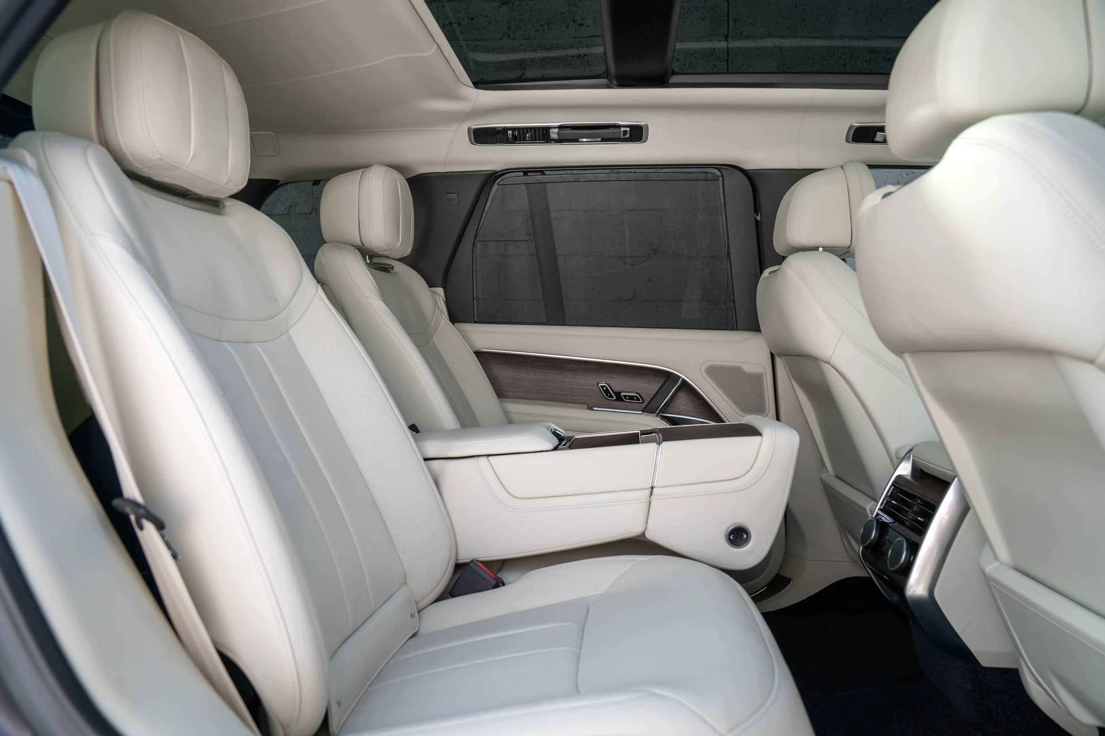 Land Rover Range Rover P440 Autobiography — photo 8