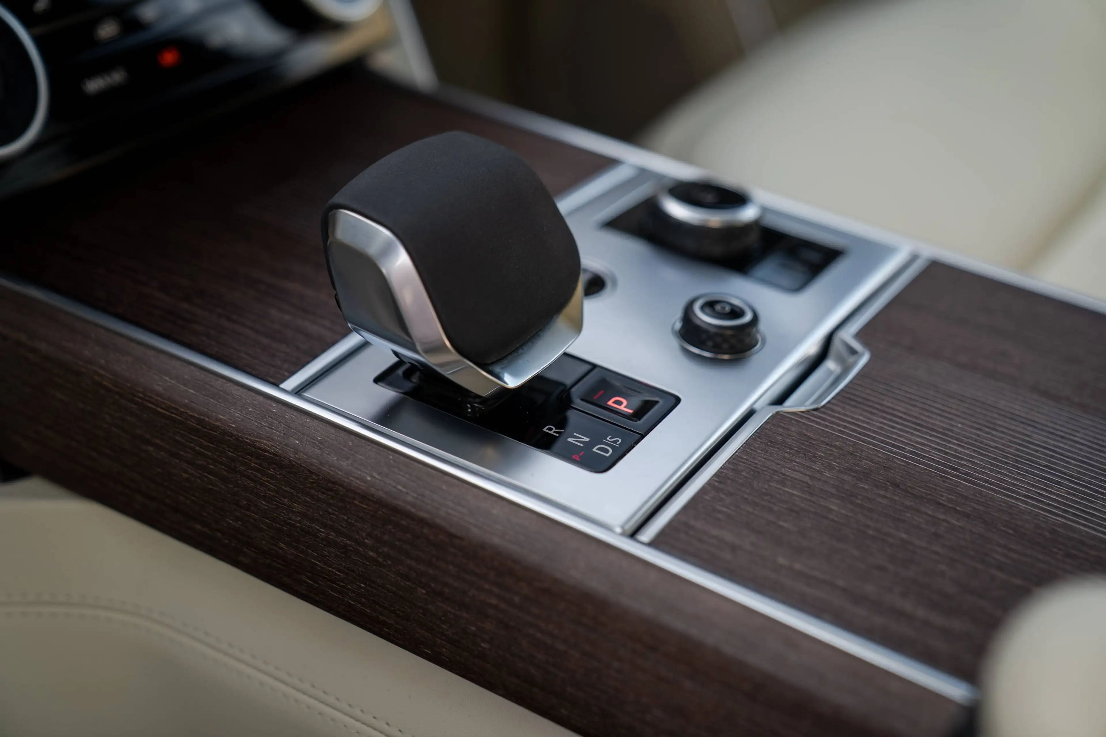 Land Rover Range Rover P440 Autobiography — photo 13