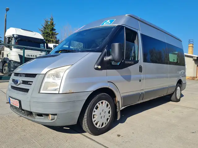 Ford Transit HOCH + LANG + KLIMA + 9 SITZE + RAMPE +