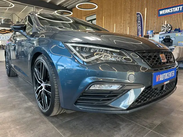 Seat Leon Leon view 3