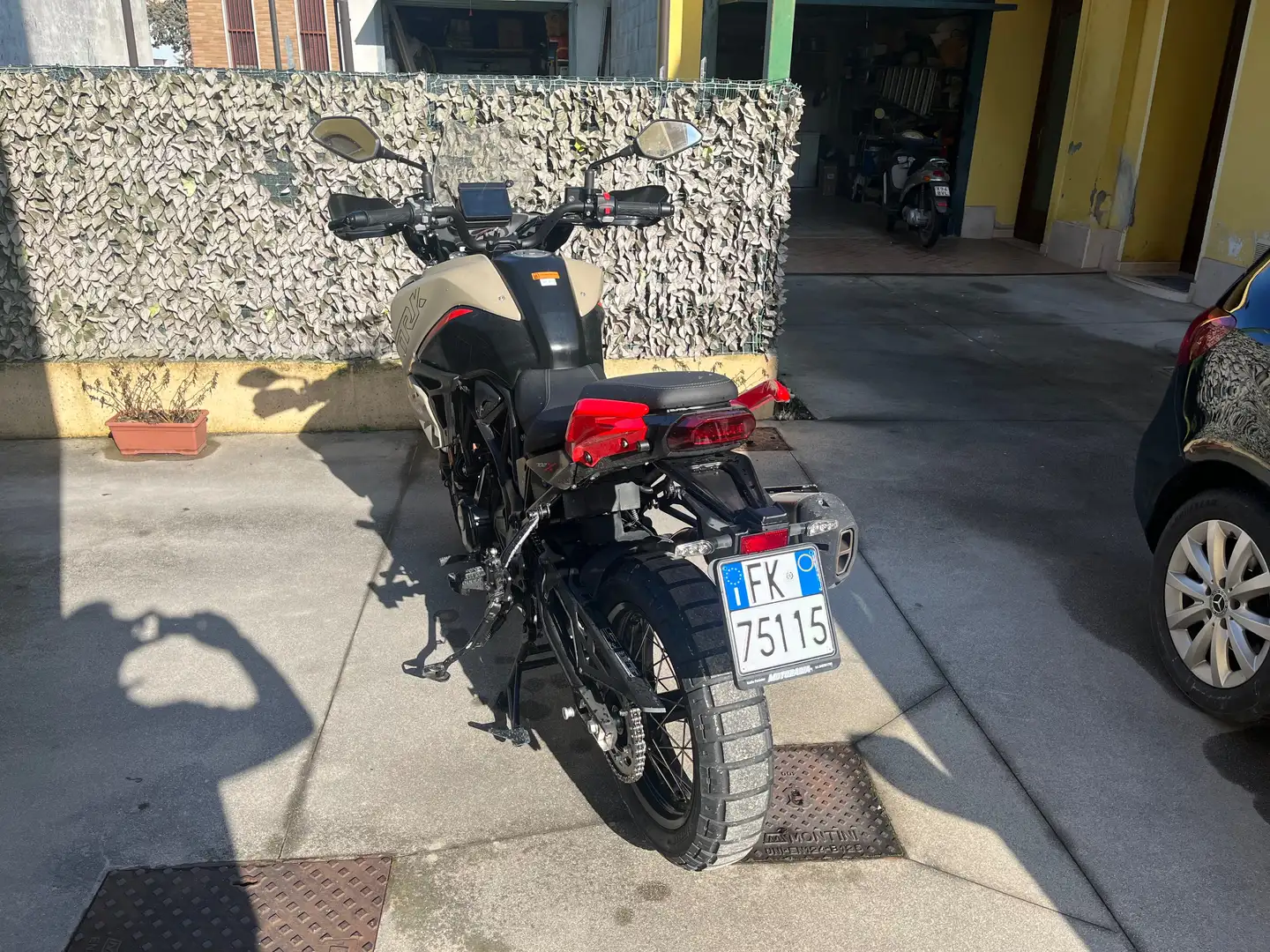 Benelli TRK 702 X Beige - 2