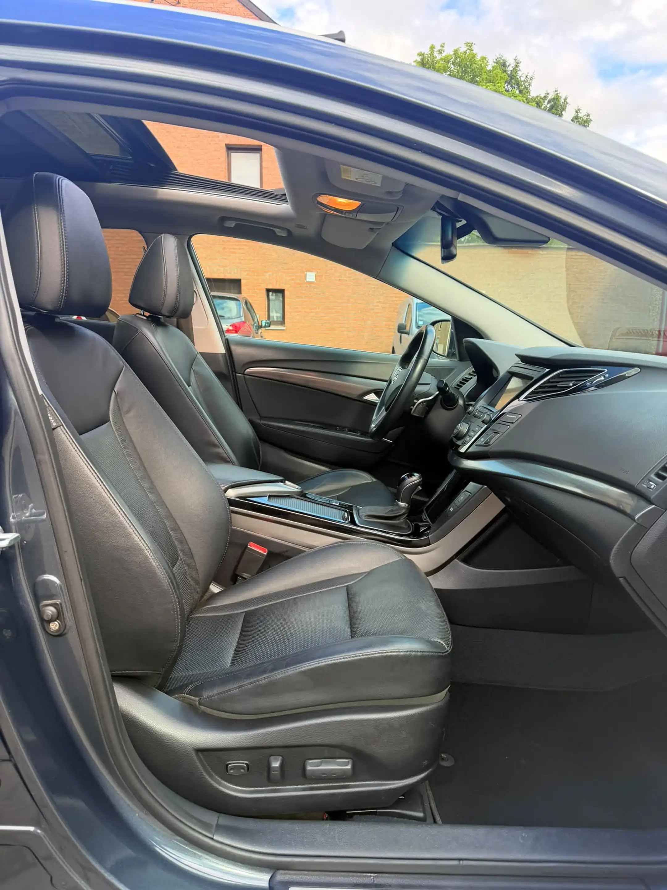 Hyundai i40 i40 SW 1.7 CRDi Premium ISG DCT — photo 10