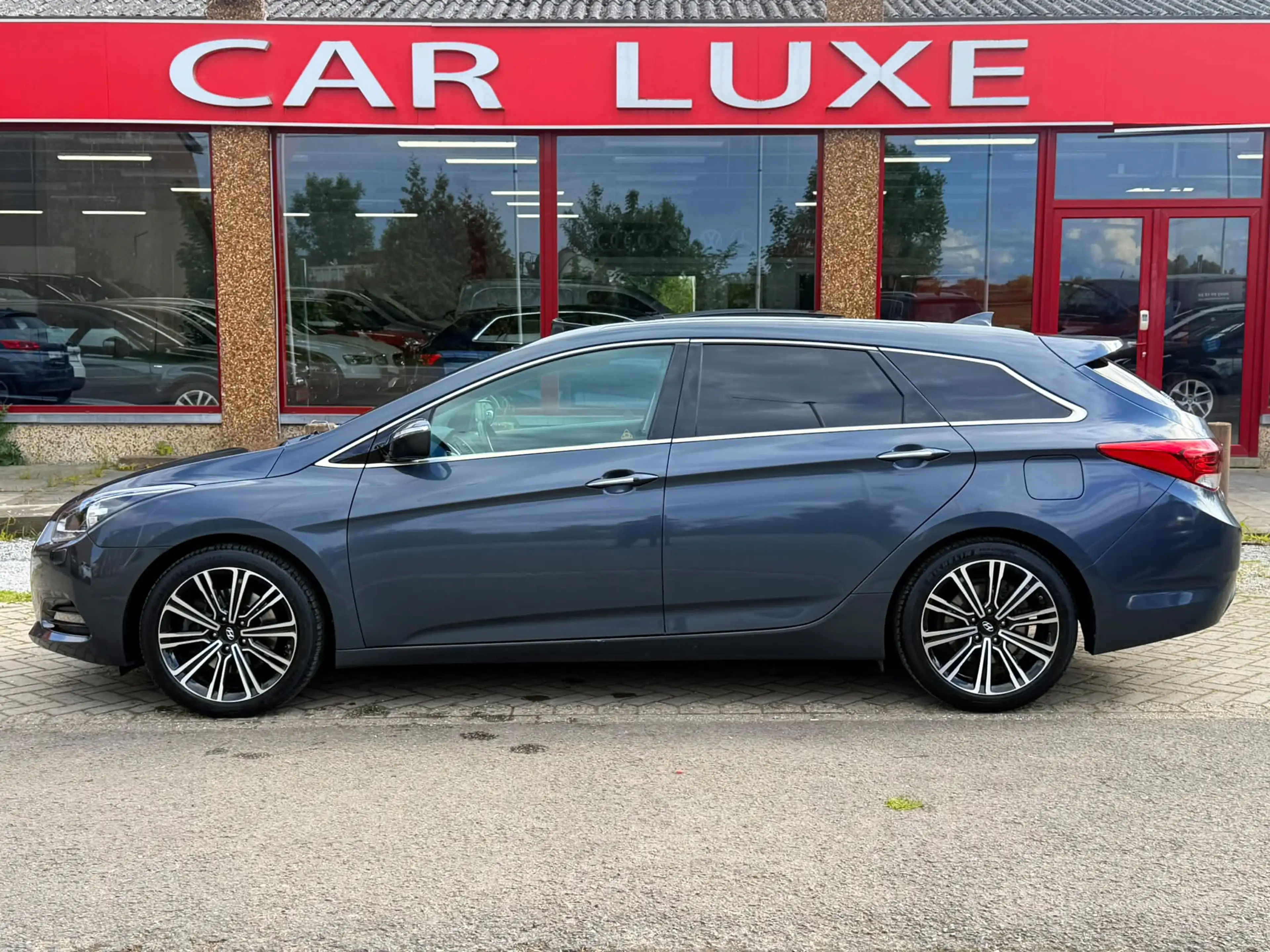Hyundai i40 i40 SW 1.7 CRDi Premium ISG DCT — photo 2