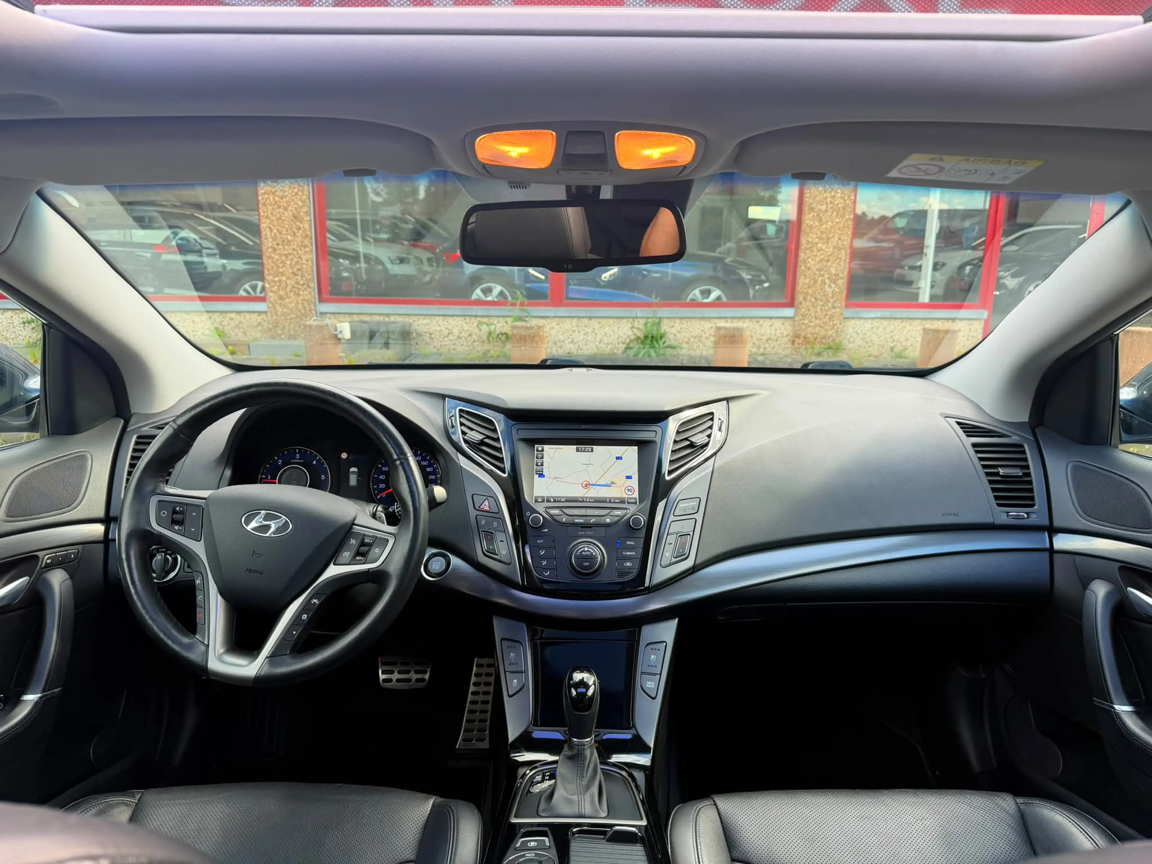 Hyundai i40 i40 SW 1.7 CRDi Premium ISG DCT — photo 9